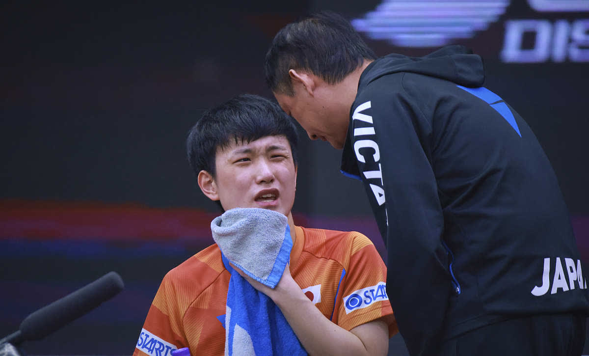 西亚卡姆爆冷击败日本队，精彩发挥引爆全场！的简单介绍