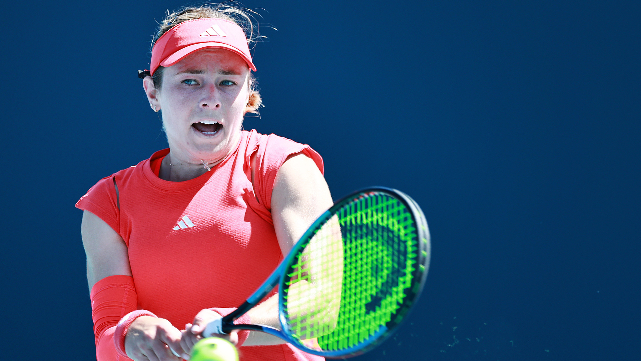 九游体育-关于科维托娃回归赛场，逆转首场状态亮眼，FPX观众沸腾！的信息