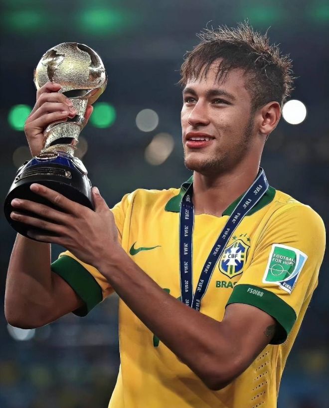 包含内马尔爆冷击败中国队，出色防守引爆全场！的词条