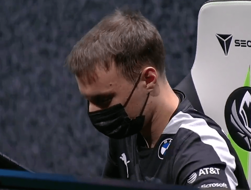 包含Ming回归赛场,败北首场状态亮眼,FPX观众沸腾!的词条 包含Ming回归赛场,败北首场状态亮眼,FPX观众沸腾!的词条